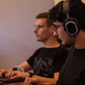 Por que anúncios sozinhos não funcionam bem no mercado B2B de TI